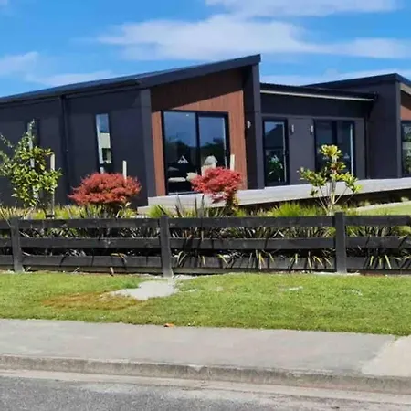 Miss Eastons Whare Villa Westport Exterior photo
