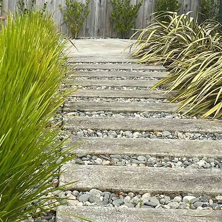 Miss Eastons Whare Villa Westport Exterior photo